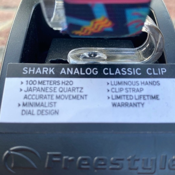 Shark Classic Clip Analog Maliblu Watch or Shark Classic Clip Analog New Wave - Picture 3 of 7